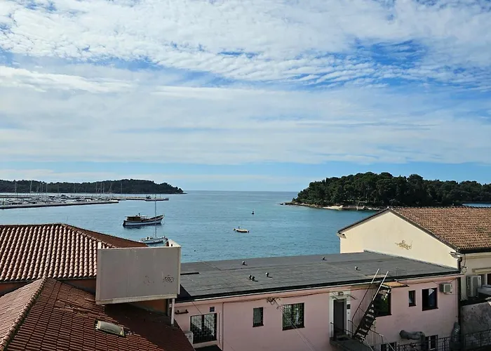White Sea View - Two Bedroom Διαμέρισμα Ρόβινι