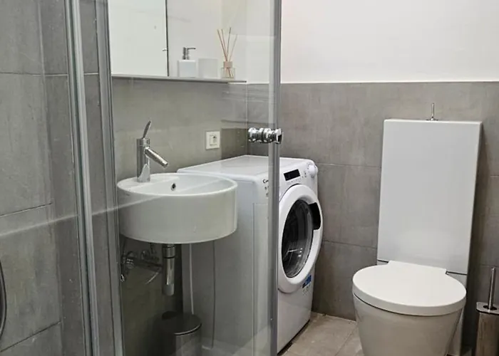 White Sea View - Two Bedroom * Ρόβινι